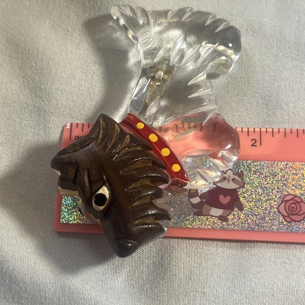 Vintage Mid Century Carved Lucite and Wood Scottie Dog Brooch Pin 1940's - Picture 11 of 11